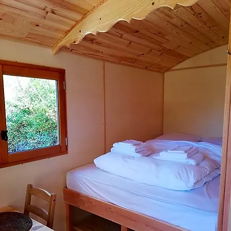 La Roulotte Du Herdal Oda ve Kahvaltı